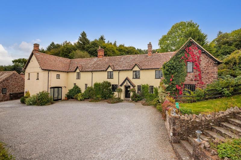 Castle of Comfort Country House & Hotel & Restaurant