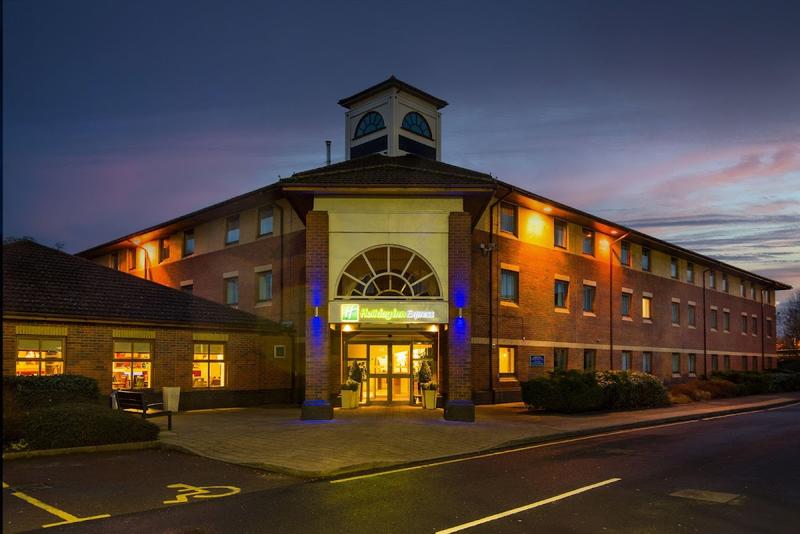 Holiday Inn Express Warwick