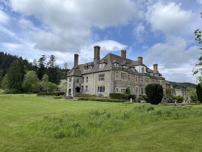Llangoed Hall — venue for hire in Brecon
