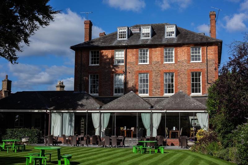 Riverside Hotel & Restaurant