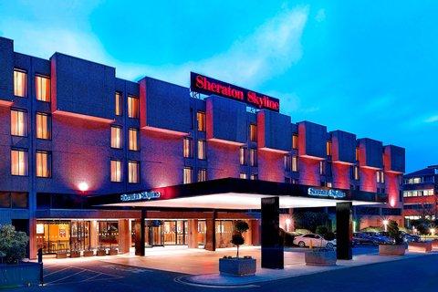 Sheraton Skyline Hotel & Conference Centre